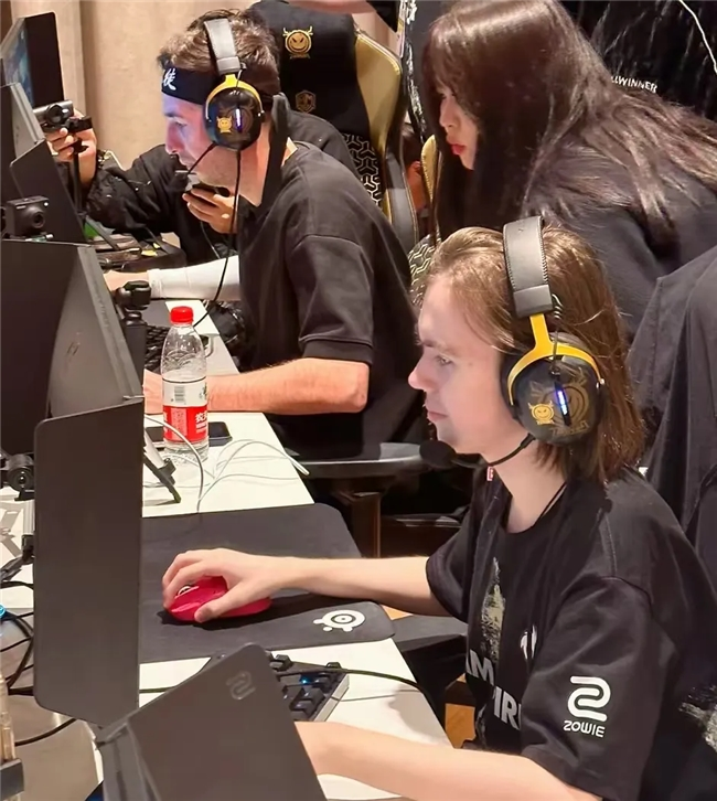 EDG更博：我们会不断反思 全力争取在之后的比赛中打出更好的发挥