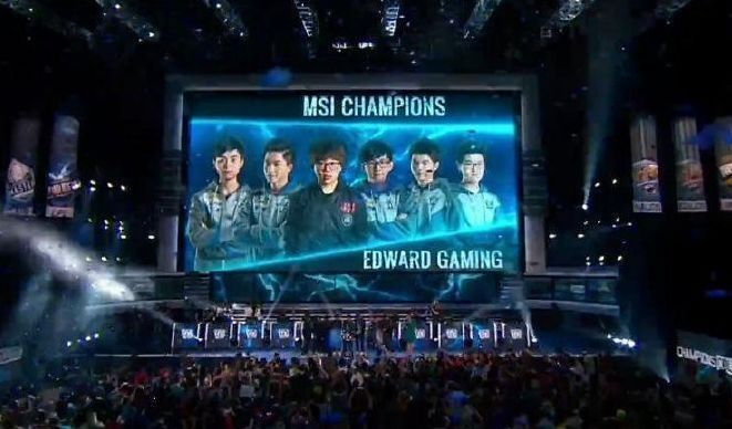 2023年3月1日，LGD.Jinjiao选手选出卡莉丝塔，此为该英雄第一次以辅助位置登上LPL赛场