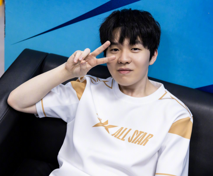 外网上半年最具话题性电竞选手榜单，S1mple才排第七？